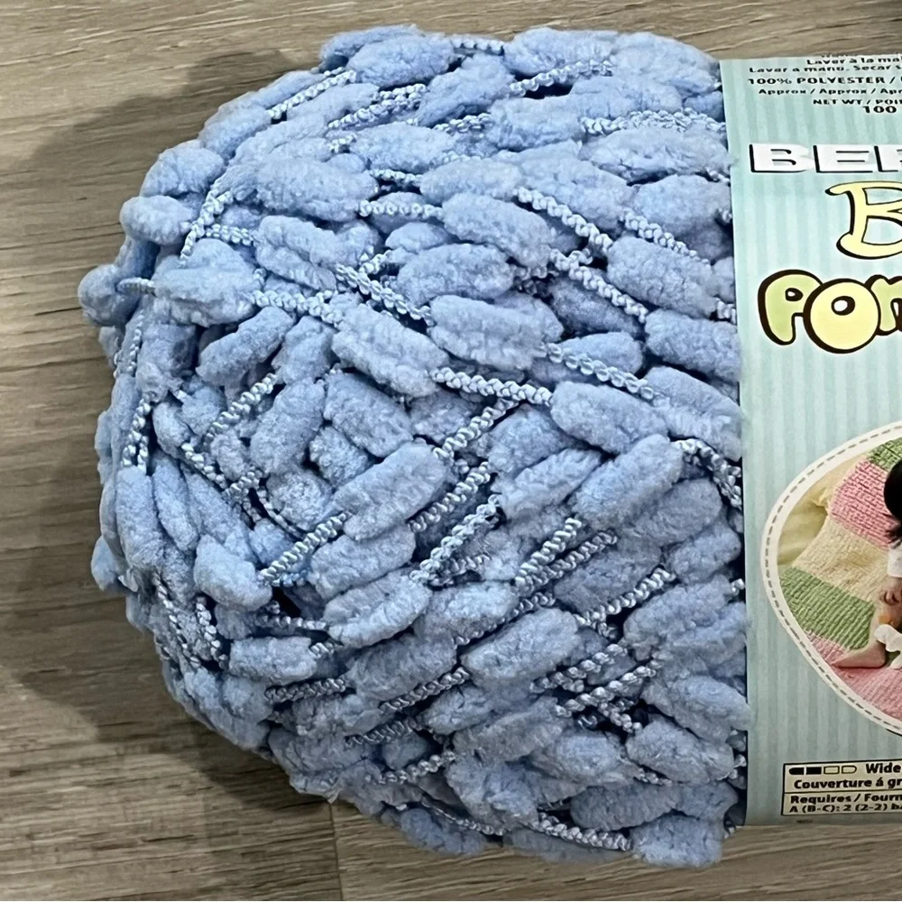 NWT Set of 3 Skeins Bernat Baby Pom Pom Yarn (Billowing Blue) Super Bulky #6 - Picture 6 of 10